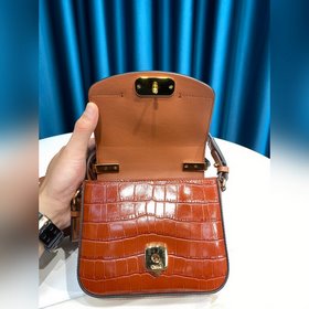 CHLOE Сумка C Bag с кожаным ремнем через плечо отличается модным 