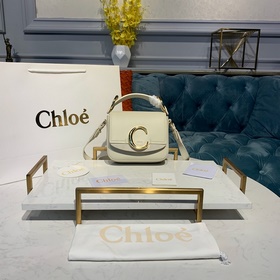 Сумка Chloe C Bag с кожаным ремнем через плечо отличается модным 