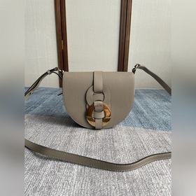 CHLOE  Новая модель DARRYL Элегантная сумка серого цвета в форме