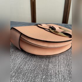 CHLOE  Новая модель DARRYL в цвете «персиковый улун» седлом Сум