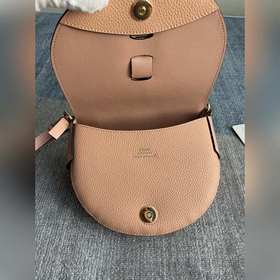 CHLOE  Новая модель DARRYL в цвете «персиковый улун» седлом Сум