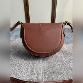 CHLOE  Новая модель DARRYL в теплом коричневом цвете, сумка-седл