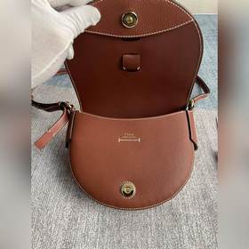 CHLOE  Новая модель DARRYL в теплом коричневом цвете, сумка-седл