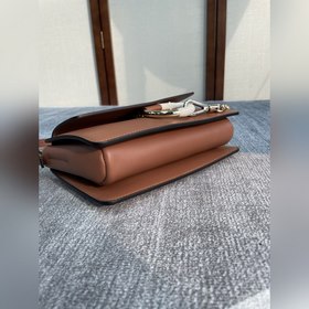 Новый цвет Chloe Faye среднего размера, который подходит для всех