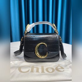 CHLOE  Сумка C Bag с косым ремнем отличается модным и ярким диза