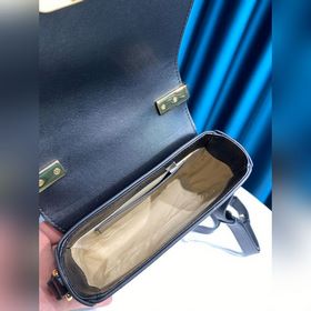 CHLOE  Сумка C Bag с косым ремнем отличается модным и ярким диза