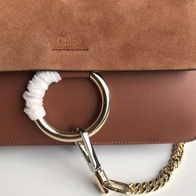 CHLOE  Средняя сумка Faye подкорет всех модников и звезд своим с