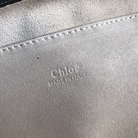 CHLOE  Средняя сумка Faye подкорет всех модников и звезд своим с