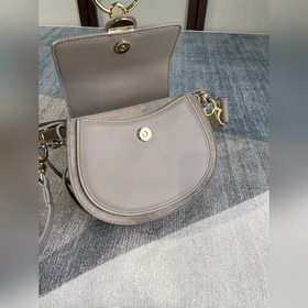 CHLOE  Новая осенне-зимняя модель небольшой сумки через плечо. и