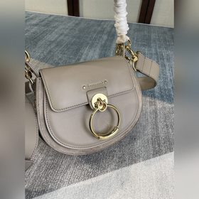 CHLOE  Новая осенне-зимняя модель небольшой сумки через плечо. и