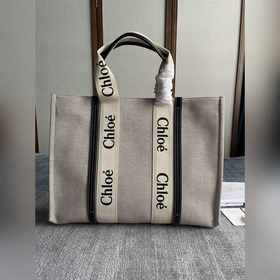 CHLOE  Большая сумка черного цвета, которая может служить в каче