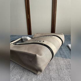 CHLOE  Большая сумка черного цвета, которая может служить в каче