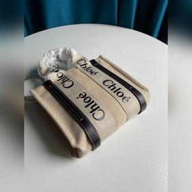 CHLOE  Черная сумка небольшого размера, которую можно назвать «ф