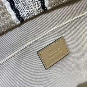 CHLOE Новая сумка Woody Tote – новое пополнение в коллекции. Эта