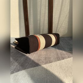 CHLOE  Новые модели сумок-тоут на осень-зиму уже в продаже. Сум
