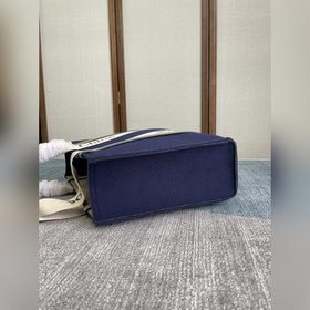 CHLOE  Новые модели сумок-тоут на осень-зиму уже в продаже. Сум