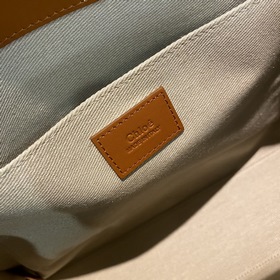 CHLOE  Woody Tote Детализделия из кожи Сумка-тоут из гладкой те