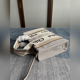 CHLOE – популярная сумка Woody Tote (с плечевым ремнем) Многие из