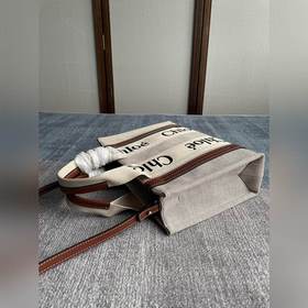 CHLOE Постоянно популярная сумка Woody Tote (с плечевым ремнем) 