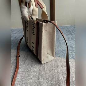 CHLOE Постоянно популярная сумка Woody Tote (с плечевым ремнем) 