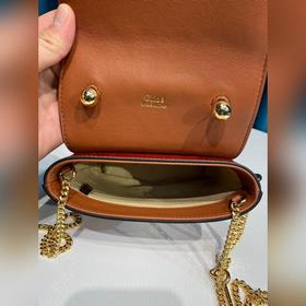 CHLOE  Маленькая сумка ABY LOCK с тиснением под кожу крокодила, 