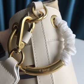 CHLOE  Сумка Roy Bucket Bag с большим логотипом, сумка-ведро И