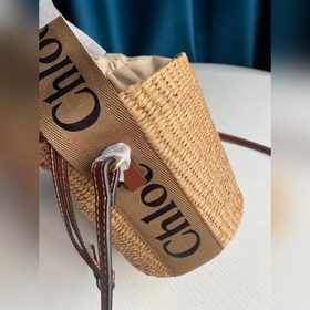 CHLOE Новая сумка из плетеного ротанга Small Woody Basket Малень