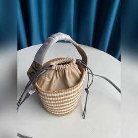 CHLOE Новая сумка из плетеного ротанга Small Woody Basket Малень