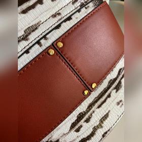 Chloe Маленькая сумка ABY LOCK с тиснением под кожу ящерицы, сшит