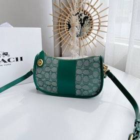 Coach  Артикул： C0721 23 Классическая сумка с логотипом из кожи