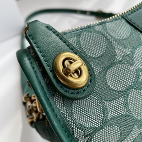 Coach  Артикул： C0721 23 Классическая сумка с логотипом из кожи
