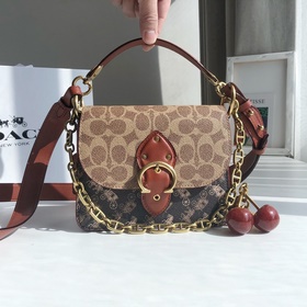 Сумка Coach Beat (маленькая) Артикул： 4603 Дизайн сумки Beat вдо