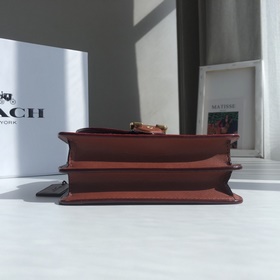 Сумка Coach Beat (маленькая) Артикул： 4603 Дизайн сумки Beat вдо