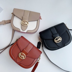 Сумка Coach через плечо Артикул： C3241 Сумка-седло В последние г