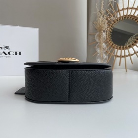 Сумка Coach через плечо Артикул： C3241 Сумка-седло В последние г