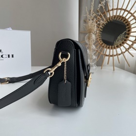 Сумка Coach через плечо Артикул： C3241 Сумка-седло В последние г