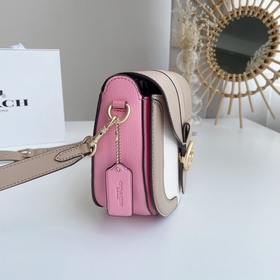 Сумка Coach через плечо Артикул： C3596 Сумка-седло В последние г
