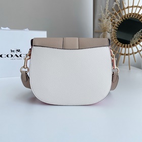 Сумка Coach через плечо Артикул： C3596 Сумка-седло В последние г