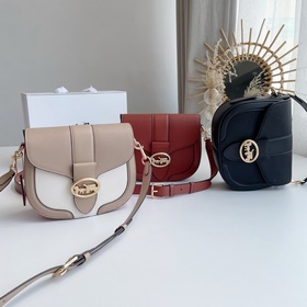 Сумка Coach через плечо Артикул： C3596 Сумка-седло В последние г