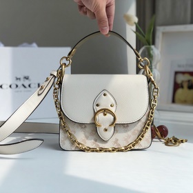 Сумка Coach Beat Артикул： 4603 Дизайн сумки Beat вдохновлен рит