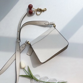 Сумка Coach Beat Артикул： 4603 Дизайн сумки Beat вдохновлен рит