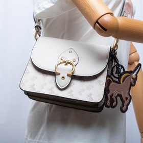 Сумка Coach Beat Артикул： 4603 Дизайн сумки Beat вдохновлен рит