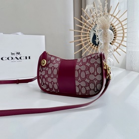 Модель Coach： C0721  Классическая сумка с логотипом, изготовлена