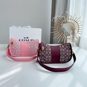 Модель Coach： C0721  Классическая сумка с логотипом, изготовлена
