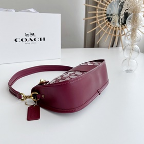 Модель Coach： C0721  Классическая сумка с логотипом, изготовлена