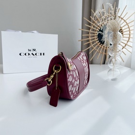 Модель Coach： C0721  Классическая сумка с логотипом, изготовлена