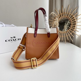 Сумка Coach Артикул： C3863  Кожа цвета карамельного песка с бе