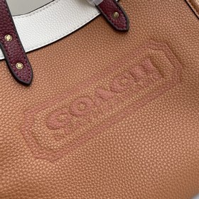 Сумка Coach Артикул： C3863  Кожа цвета карамельного песка с бе