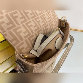 FENDI Летняя капсульная коллекция Необычные украшения на холсте 