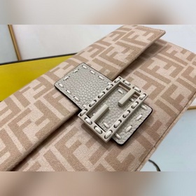 FENDI Летняя капсульная коллекция Необычные украшения на холсте 